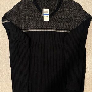 Alfani V-Neck Sweater in Black and Gray
